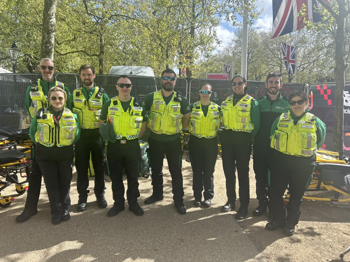 SJA MRT Operational Hub - East (@sjaeastmrt) on Twitter photo Team #EastMRT (photo) are at <a href="/LondonMarathon/">TCS London Marathon</a> with <a href="/SJALondonMRT/">SJA London & South MRT</a>, <a href="/SJANorthMRT/">SJA North MRT</a> and <a href="/SJAWestMRT/">SJA West MRT</a> providing immediate medical care when required for the 1000βs of runners crossing the finish line today <a href="/stjohnambulance/">St John Ambulance England</a>. #mysjaday #volunteering Team #EastMRT (photo) are at <a href="/LondonMarathon/">TCS London Marathon</a> with <a href="/SJALondonMRT/">SJA London & South MRT</a>, <a href="/SJANorthMRT/">SJA North MRT</a> and <a href="/SJAWestMRT/">SJA West MRT</a> providing immediate medical care when required for the 1000βs of runners crossing the finish line today <a href="/stjohnambulance/">St John Ambulance England</a>. #mysjaday #volunteering