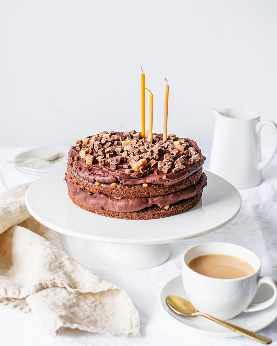 It's #NationalTeaDay 🍵

Why not get your bake on with our heavenly Millionaire's Double Choc Cake Mix, the perfect pairing! 😍

#naturalrebellion #cake #baking #bakingheaven #recyclable #recyclablepackaging #cakedecor #bakingideas #bakingcakes #recipe #bakingrecipes #bakingtime