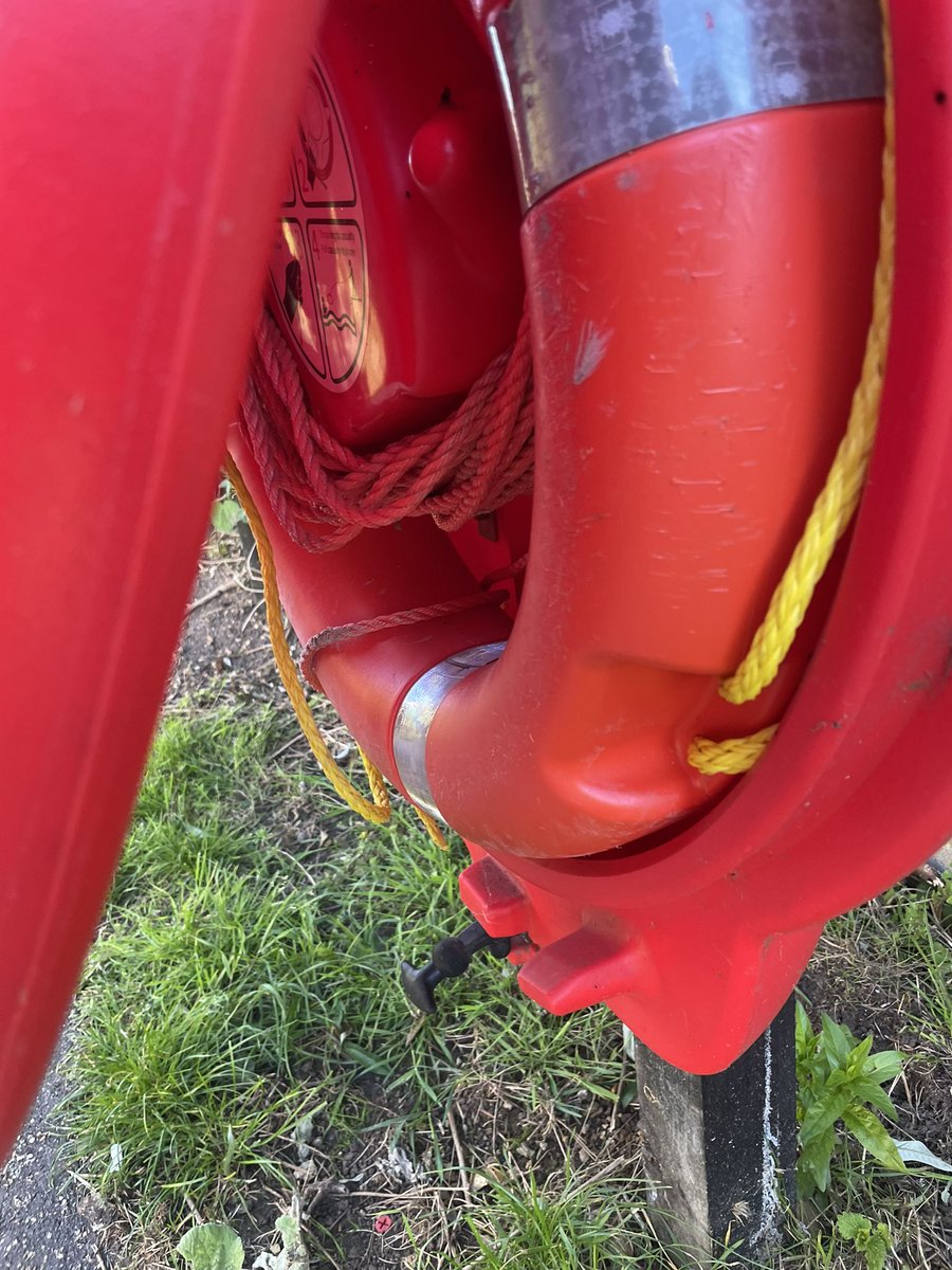 Our #volunteer Crew have been out today in #bishopsstortford on a #communitysafety patrol 🛟 equipment checked Spot the dangers Take safety advice Don’t go alone Learn how to help If you see someone in danger call 999 don’t just jump in #hertfordshire #waterrescue #volunteers