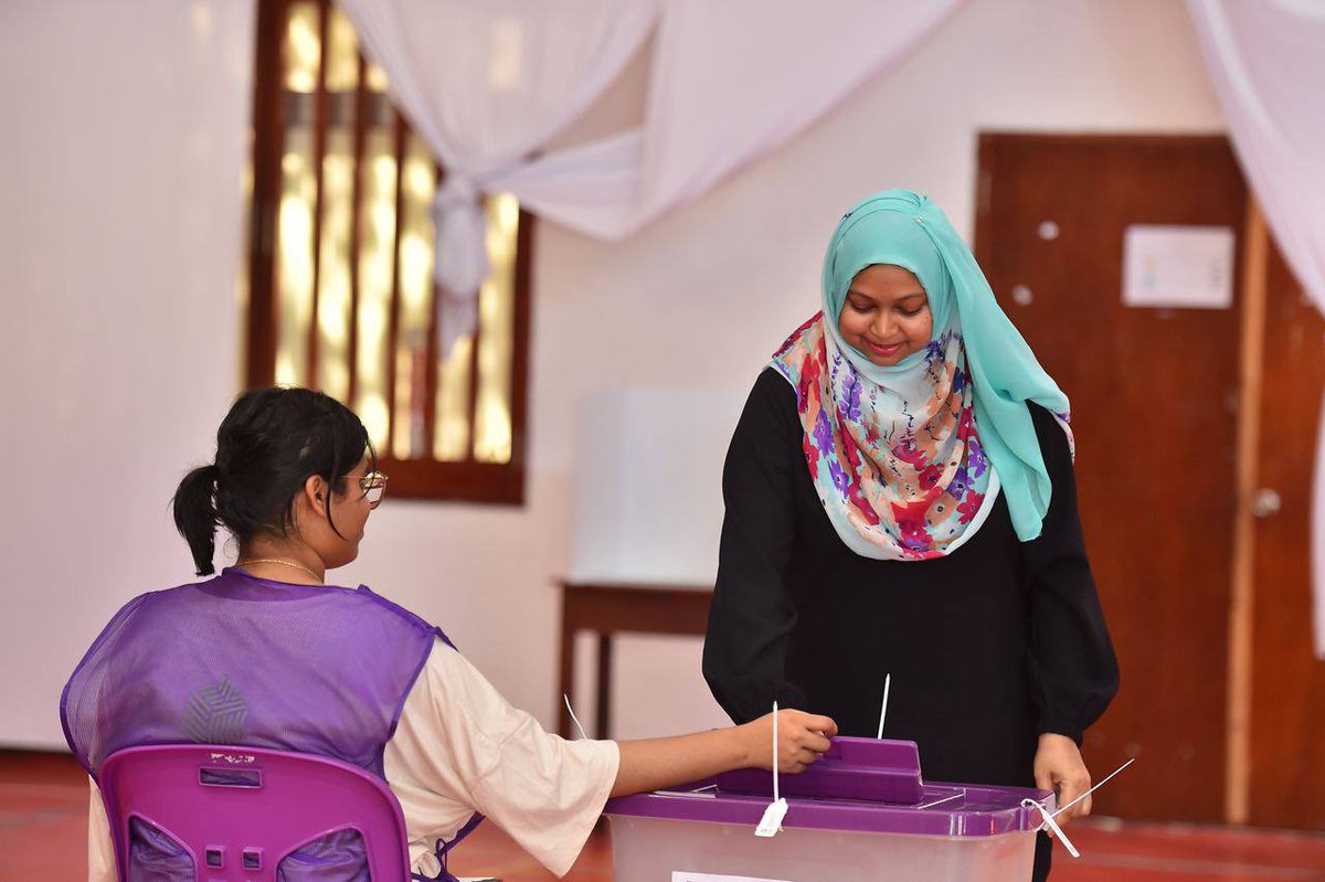 Spouse of the Vice President Aishath Afreen cast her ballot in the 2024 Parliamentary Elections.