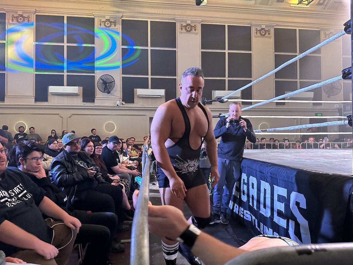 what a mad day at @ROWrestlingAU - congrats to @TheEmman_Azman who wins the belt. The Ambush runs Renegades And @RoyceChambers_ & Gino Gambino showed out like crazy in their respective returns to Melbourne wrestling Great show, catch it on @FiteTV when available! #ROWUprising