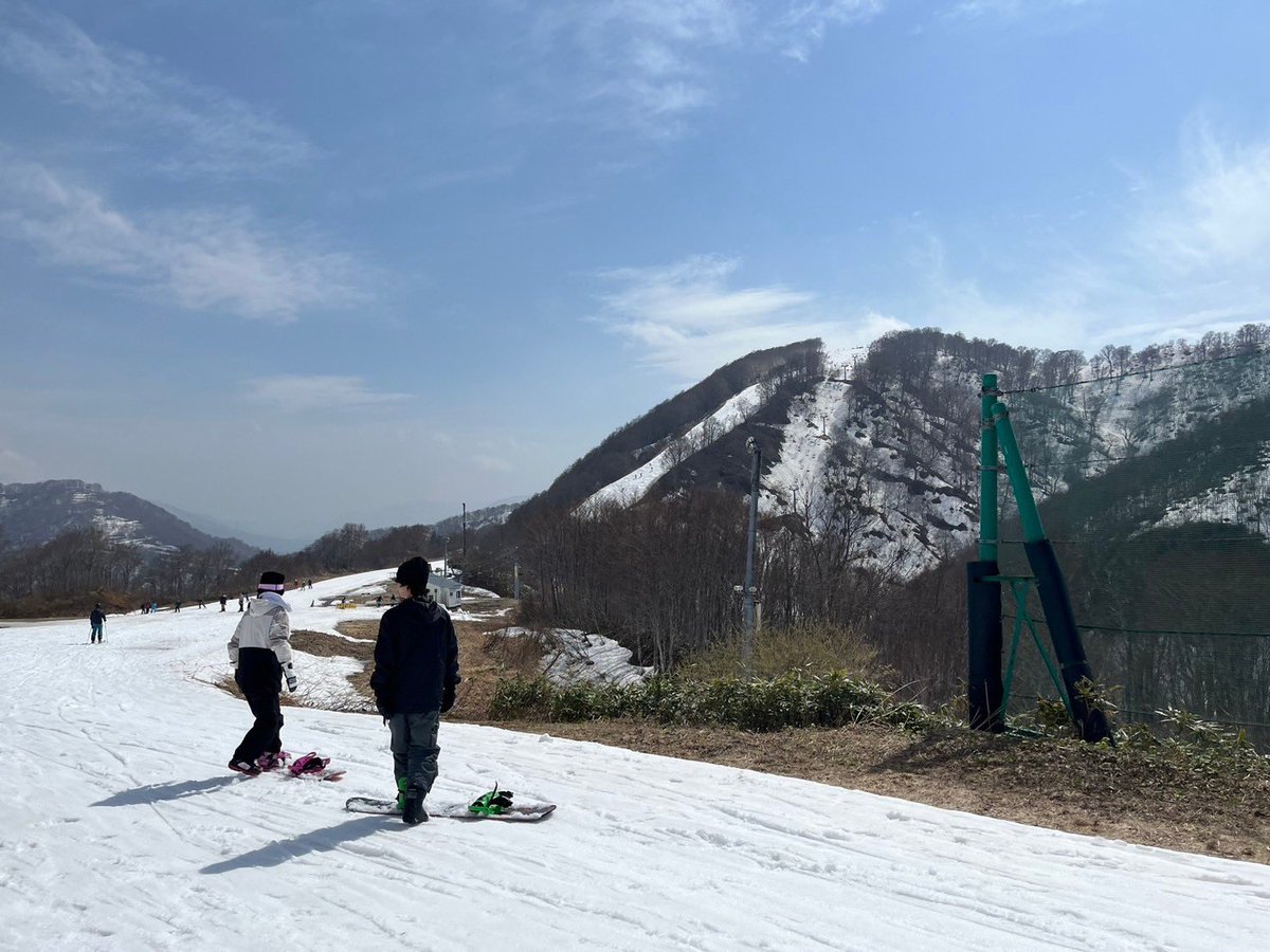 tusBLITZ's tweet photo. 昨日の新歓スキ���⛷️は無事に終わりました😆
参加してくれた方はありがとうございます♪🤩
参加できなかった方は5月中旬ごろに実施するBBQ🍖にぜひご参加下さい😉
参加した方もBBQで今日��は違うメンバーとも交流してみて下さい☺️
#新歓
#春から理科大
#スキー
#スキーサークル
#gala湯沢 https://t.co/kZE8qKX5TA