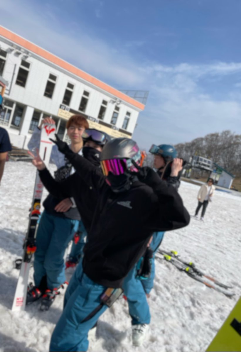 tusBLITZ's tweet photo. 昨日の新歓スキ���⛷️は無事に終わりました😆
参加してくれた方はありがとうございます♪🤩
参加できなかった方は5月中旬ごろに実施するBBQ🍖にぜひご参加下さい😉
参加した方もBBQで今日��は違うメンバーとも交流してみて下さい☺️
#新歓
#春から理科大
#スキー
#スキーサークル
#gala湯沢 https://t.co/kZE8qKX5TA