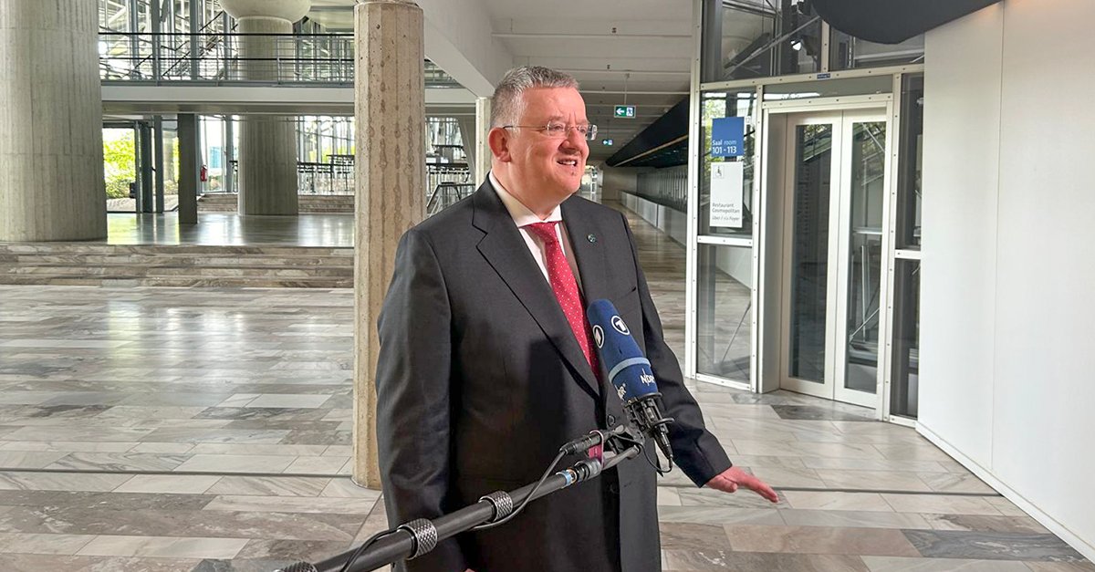 VDMA (@vdmaonline) on Twitter photo Der #Maschinenbau geht selbstbewusst in die <a href="/hannover_messe/">HANNOVER MESSE</a> 2024. VDMA Hauptgeschäftsführer Brodtmann in TV-Interviews: „Wir haben die #Technologien für die großen Aufgaben #Klimaschutz , #KI und #Automatisierung. #HM24 Der #Maschinenbau geht selbstbewusst in die <a href="/hannover_messe/">HANNOVER MESSE</a> 2024. VDMA Hauptgeschäftsführer Brodtmann in TV-Interviews: „Wir haben die #Technologien für die großen Aufgaben #Klimaschutz , #KI und #Automatisierung. #HM24