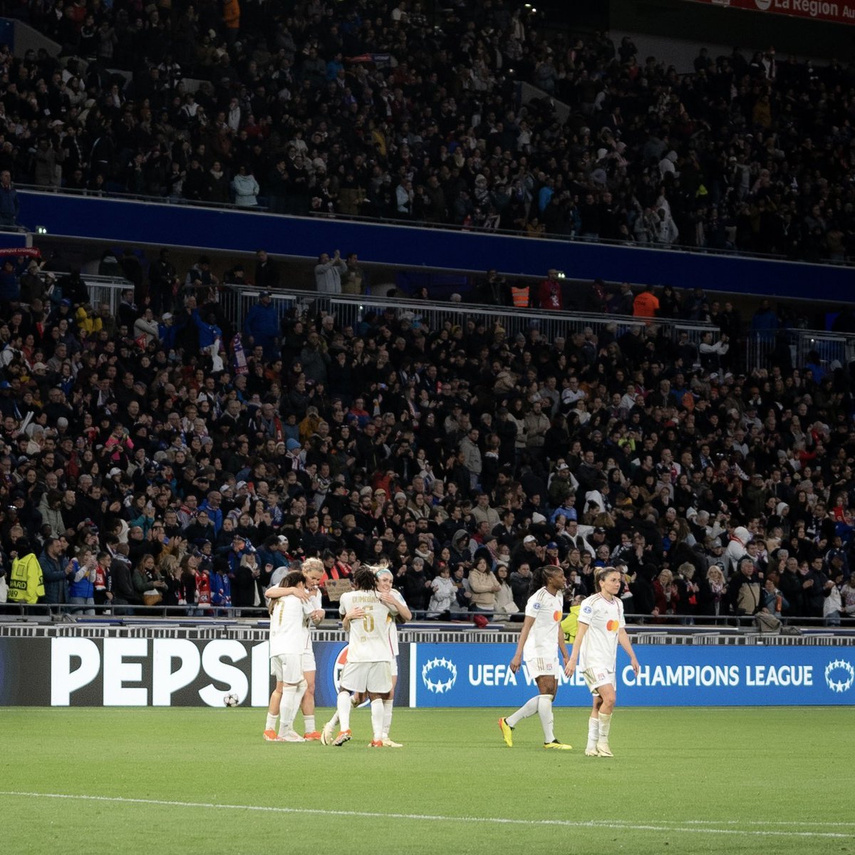 dumornaycorven's tweet photo. First leg ✅ Un grand merci aux supporters ❤️💙 https://t.co/belAR5GDE0