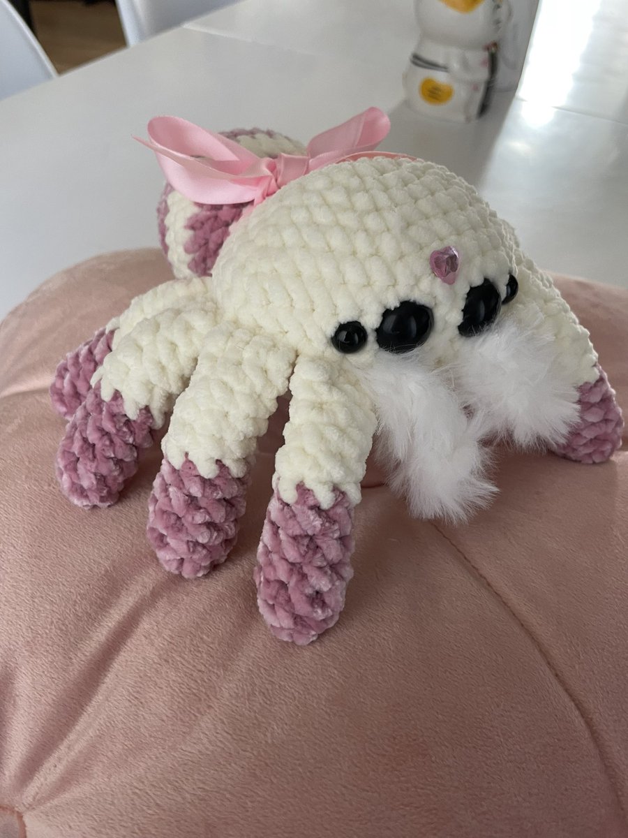 polarbeeru's tweet photo. [DROP ETSY] Arrivage du lundi 22/04/2024 à 18h sur la boutique ! 

Spring 🌸🌼🐮 : 38€ 
Lovely 🕷️💕 : 40€
Mow’Bergine 🐮🍆: 45€ 

Il y aura également le tirage au sort pour la Karmine Bunny ! ( Post épinglé ) 

https://t.co/5fSLoNHuNR https://t.co/JBO83NIUpT