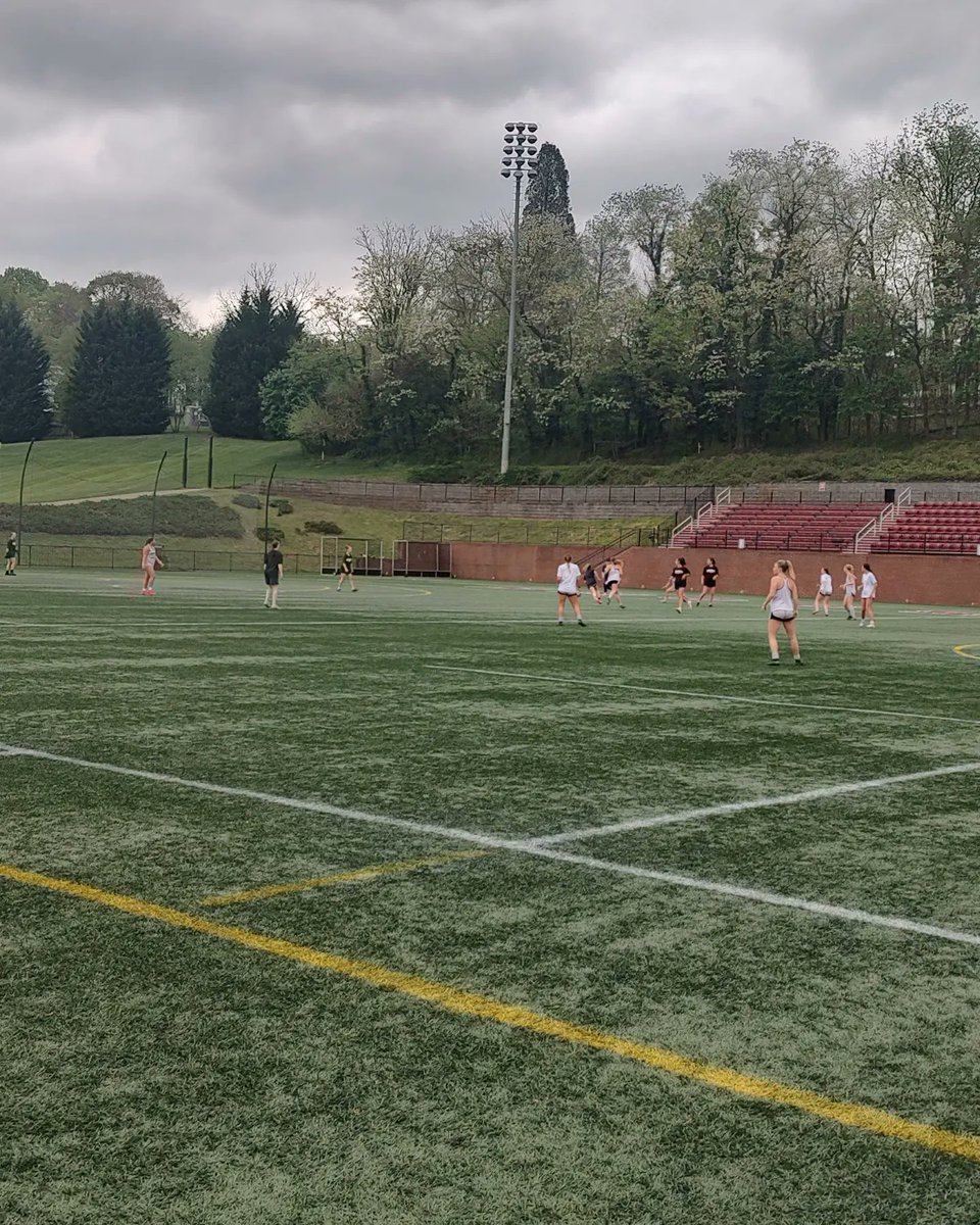 Thank you. 🤗👏💗
We love our alumni family! We sincerely appreciate you so much! Thank you for your support throughout the entire year. 
#GoNoke #roanokecollege #soccer #family