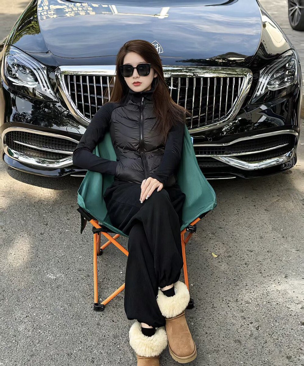 Happy weekend, my efforts are to live like my own mind.