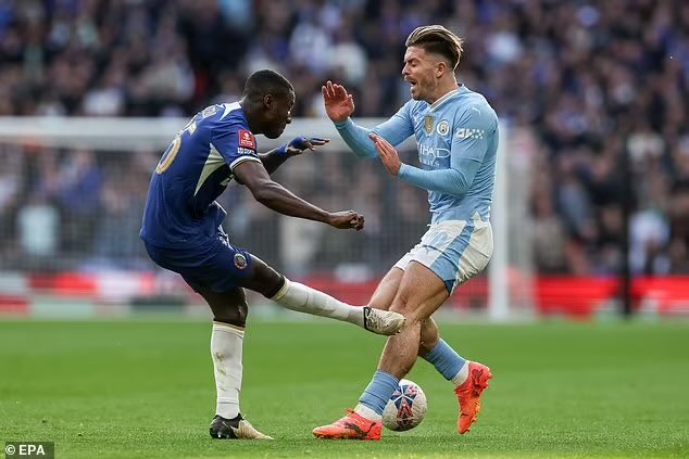 slimvee_1's tweet image. This Caicedo guy gets away with too many career ending tackles, and hardly gets carded.