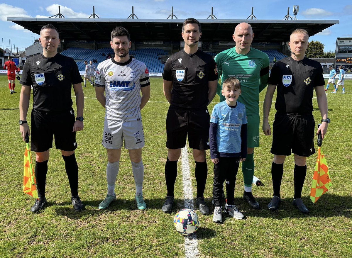 🍀 Lucky Mascot We were delighted to have Ethan McGlade-Buick along with his dad and brothers yesterday as guests of the club - yet another good luck mascot leading the team out yesterday 🩵