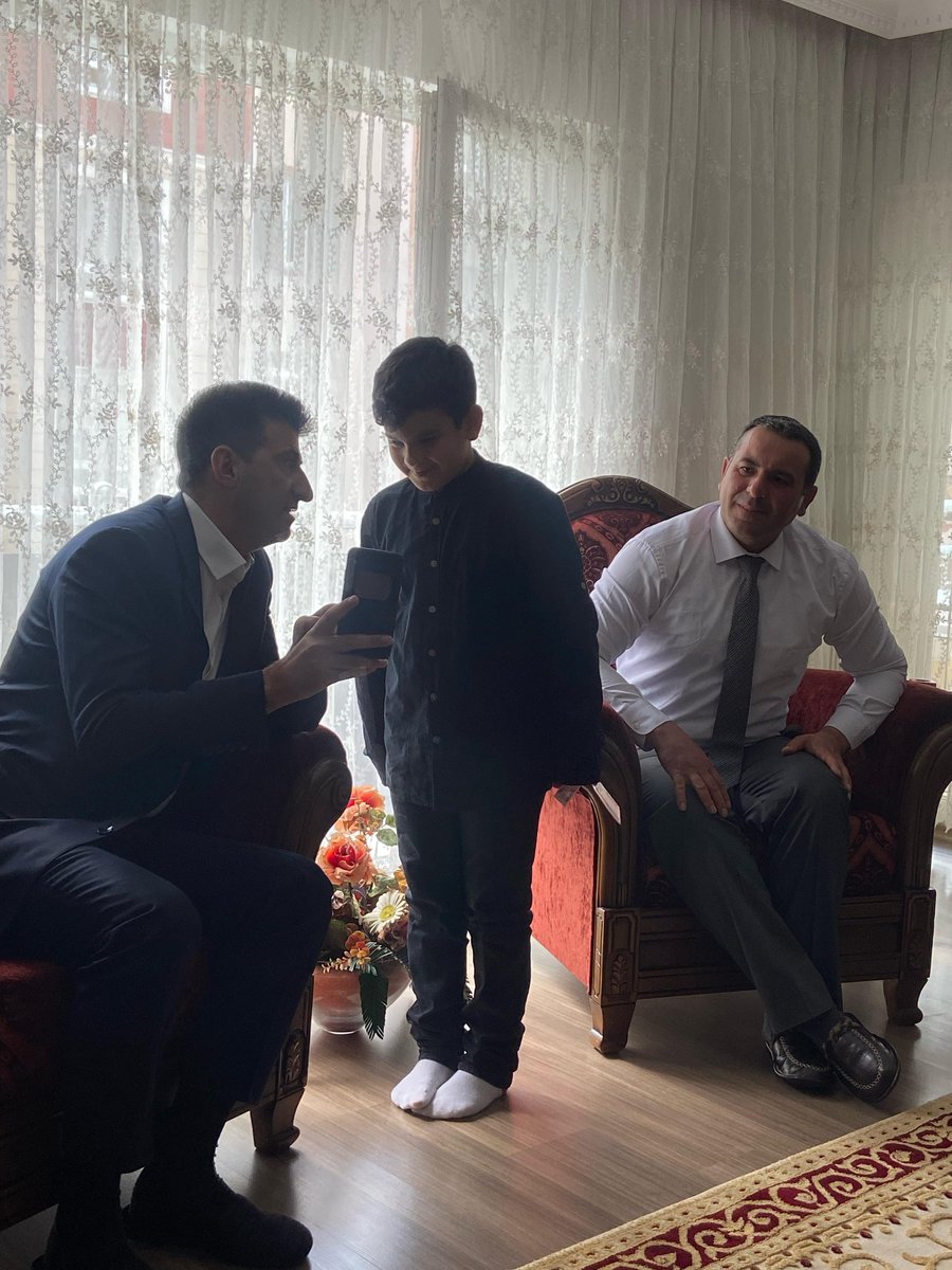 TmsyGaziler's tweet photo. Bugün @Akparti İzmir Milletvekilimiz Sayın @celebimehmeta @TmsyGaziler Başkanımız @ErtugrlGaziTmsy 'i evinde ziyaret etmiştir. Sayın @celebimehmeta vekilimizle @TmsyGaziler vatan evlatlarının sorunları ile ilgili görüşülmüştür.
Nazik ziyaretleri için Sayın vekilimiz @celebimehmeta çok teşekkür ediyoruz.
🇹🇷🇹🇷
#GazilikHakkımızıİstiyoruz
🇹🇷🇹🇷
@RTErdogan
@_cevdetyilmaz 
@dbdevletbahceli
@meral_aksener
@eczozgurozel
@ErbakanFatih
@tciletisim 
@fahrettinaltun 
@tcbestepe
@tcailesosyal
@hasandogan
@NumanKurtulmus
@mustafaelitas
@mustafasenbd
@avabdullahguler
@hulusiakarmedya
@celebimehmeta
@avfatmaoncu
@cenginyurt52
@CHPMuratBakan
@MahinurOzdemir @deryayanikashb
@drbetulsayan
@celebimehmeta
@refik_ozen16
@avfatmaoncu
@UlviYonter
@erkanakcay45
@M_Levent_Bulbul
@kocakkonuralp
@zorlu77
@ayyuceturkestas
@SayimMadak
@yavuzselimkiran
@leventalyyildiz
@mhrmkurt 
@fetituncer