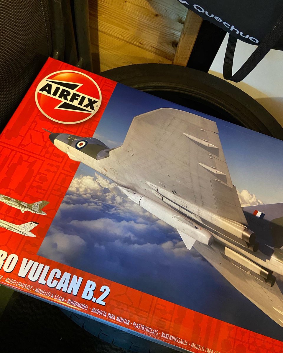 seanmh1945's tweet photo. Airfix 1/72 Avro Vulcan , #Vulcan #ColdWarJets @Airfix https://t.co/zOWMT8g7YH