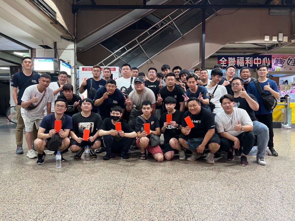 CPU_TakaoSW's tweet photo. Thanks you for the tournament.
🇲🇾🇭🇰🇹🇼
Need to practice more by myself.. https://t.co/v4lICvYsxw