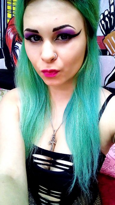 SUNDAY is a GREAT day to drain your wallets! :) Want to make them emptyyy ;)Dm me or Follow and subscribe<a href="/tag/smoking"class="tags"><span>&#35;smoking</span></a><a href="/tag/feet"class="tags"><span>&#35;feet</span></a><a href="/tag/findom"class="tags"><span>&#35;findom</span></a><a href="/tag/sissy"class="tags"><span>&#35;sissy</span></a><a href="/tag/joi"class="tags"><span>&#35;joi</span></a><a href="/tag/humiliation"class="tags"><span>&#35;humiliation</span></a>