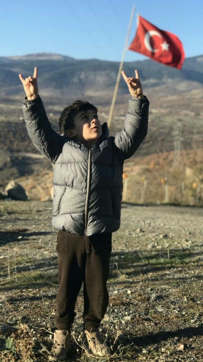 _EsenBuga's tweet photo. Düşman bir tane değil ki saplayıp geçelim.

Teröristi
Demlisi 
Feslisi
Tarikatçisi 
Cemaatçisi
Ümmetçisi
Anarşist
Komünisti
Devrimcisi
Trolü 
.
.
.
Diyarbakır Sur Belediyesi , #Amedspor #KayyumAtansın 

Hepiniz bir tarafa, TÜRK bir tarafa. https://t.co/yh3OVZ4lwC