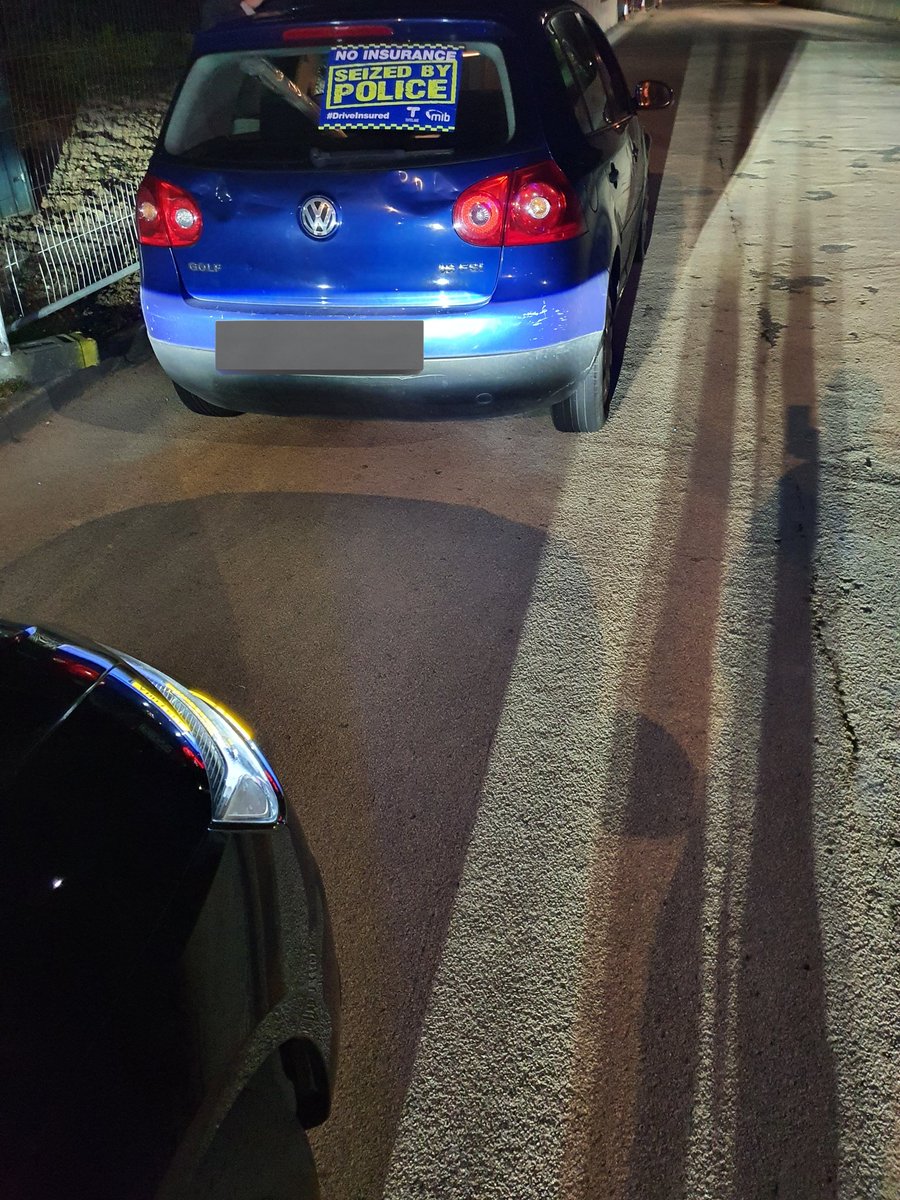 SurreyRoadCops's tweet photo. Driver observed on their mobile phone in #Camberley. Transpires the vehicle was also untaxed and the driver was uninsured. Driver reported to court and vehicle seized. #Fatal5 #DriveInsured #OpExcise https://t.co/ajOP7CVK0j