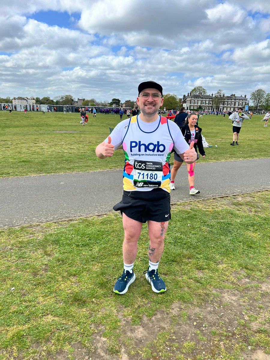 Janice_McP's tweet photo. Shout out to our son in law Laurence Connolly 71180 who is running for the Charity PHAB &amp; Also in memory of his good friend Fr. Martin Chambers who passed away suddenly 2 weeks ago who also ran the Marathon himself in 2018 #bbcmarathon https://t.co/9x6FDTPl6c