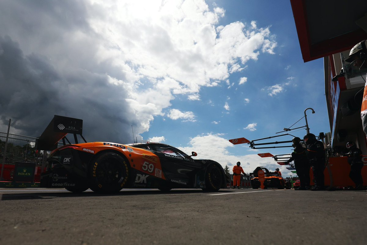 Just under an hour to go until the lights go out for the @FIAWEC Six Hours of Imola.

You can watch it live on Eurosport, or to find coverage in your country, click here: tinyurl.com/ycxkkvc3

#mclaren #mclarenunited #6HImola