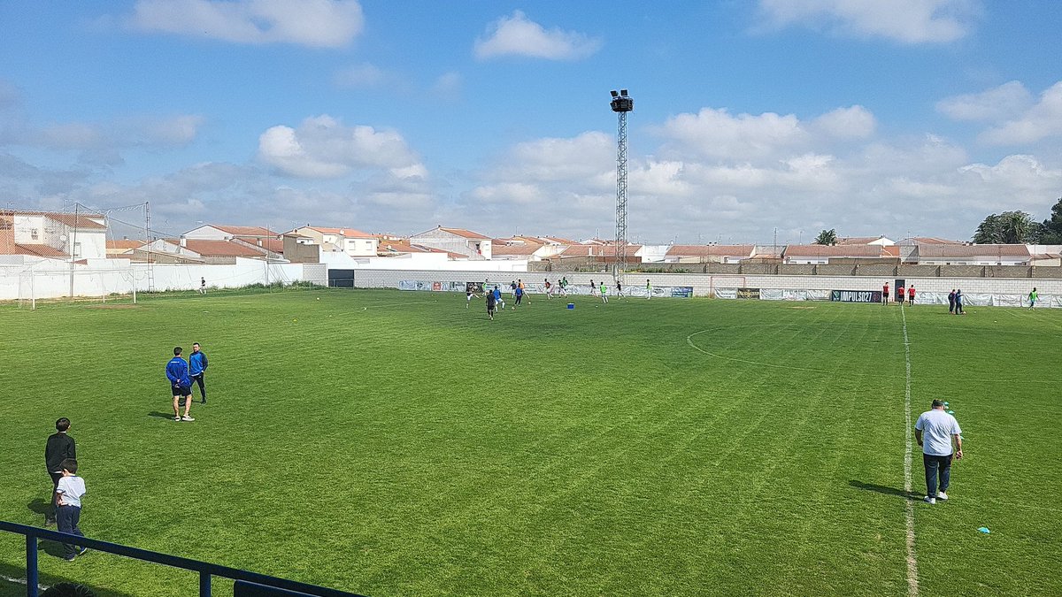 Desde el Antonio Amaya ya hay alineaciones para el choque entre el <a href="/AtcoPueblonuevo/">Atlético Pueblonuevo</a> y el <a href="/OlivenzaF_C/">Olivenza F.C.</a> 

Te lo cobtamos en <a href="/enjuegoCEX/">Extremadura en Juego</a>