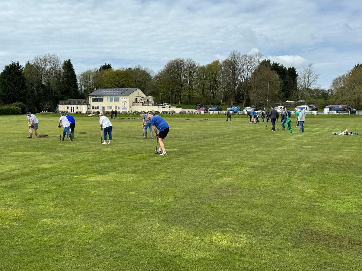 Battersbys Sports Ground Supplies (@battersbysgs) on Twitter photo Popped over to <a href="/greatharwoodcc/">Great Harwood CC</a> yesterday and found over 30 players, parents and volunteers helping prep the ground for next week with John, Mick and team.
Great to see so many helping out and supporting their club ππ
#volunteers #freepint #TeamWorkMakesTheDreamWork Popped over to <a href="/greatharwoodcc/">Great Harwood CC</a> yesterday and found over 30 players, parents and volunteers helping prep the ground for next week with John, Mick and team.
Great to see so many helping out and supporting their club ππ
#volunteers #freepint #TeamWorkMakesTheDreamWork