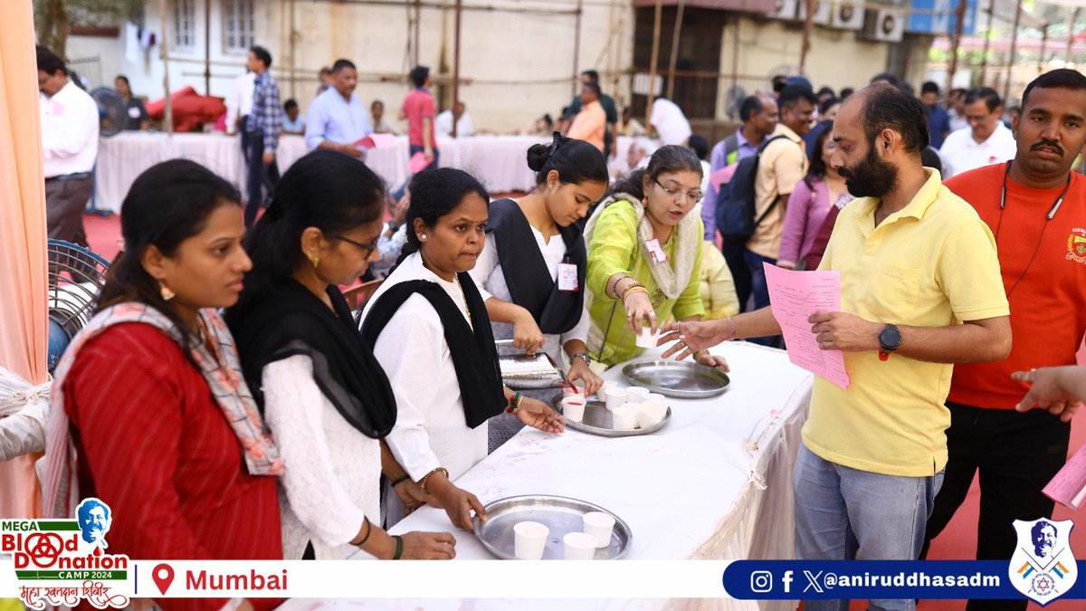 People arrive in large numbers to donate blood | Mega Blood Donation Camp 2024 | Aniruddha Bapu

Despite the soaring summer heat & sweltering sun, people arrive in large numbers for the noble cause.

#DonateBloodSaveLife, #NewEnglishSchool, #DevotionalServices