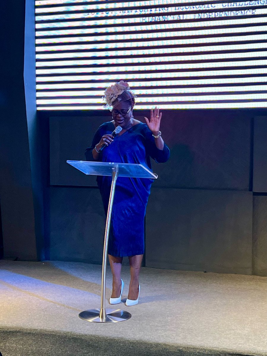 180dyc's tweet photo. Guest Minister: Minister Kemi Wole-Olowojobi
Topic: Money- Navigating economic opportunities towards financial independence
Join us online to hear from our guest minister😇
#Businesssunday
#Careersunday
#Identity
#RCCG180dyc https://t.co/P2PaFYacqo