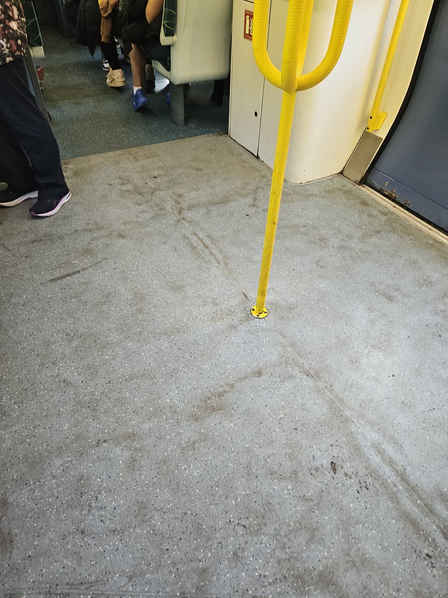 Orlamo's tweet photo. When was the last time this Inner City train was cleaned @IrishRail 
It's filthy https://t.co/YwbDiYFjJK