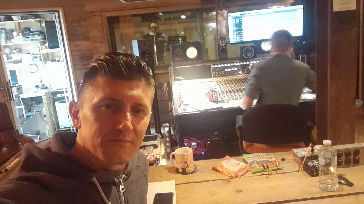 Amazing day in the studio yesterday, with the legends of <a href="/voltalab/">Voltalab Sound Studios</a>. Voltalab by for something very special coming soon 🤟 #gallahersgreen #NewMusic2024 #lucky13 #rockmusic #voltalab