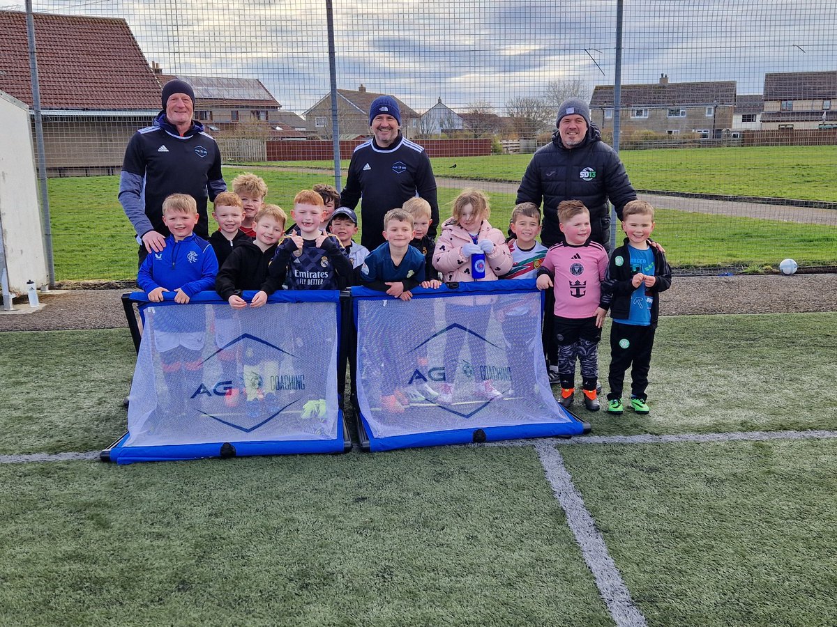 AGCoaching2023's tweet photo. A fantastic opportunity for the youngsters in Caithness to be coached by Scottish football legends @braveheart5ch @SimonDonnelly13 &amp; Jackie Mcnamara ⚽️🏴󠁧󠁢󠁳󠁣󠁴󠁿 https://t.co/42CkE77o9c
