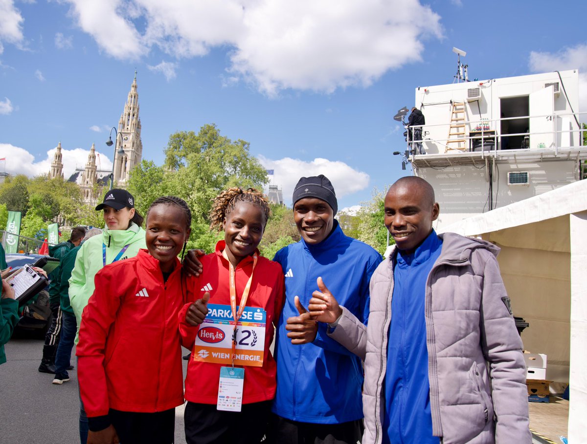 Die #OPECFund Rookies haben den #VCM erfolgreich beendet! 👏 Herzlichen Glückwunsch an Faith Chepkoech, Winny Kosgei, Raymond Komen & Edmon Rono aus #Kenia. 🇰🇪 #GoFurtherGoTogether #TogetherWeRun #OPECFundInAustria @Vienna_Marathon