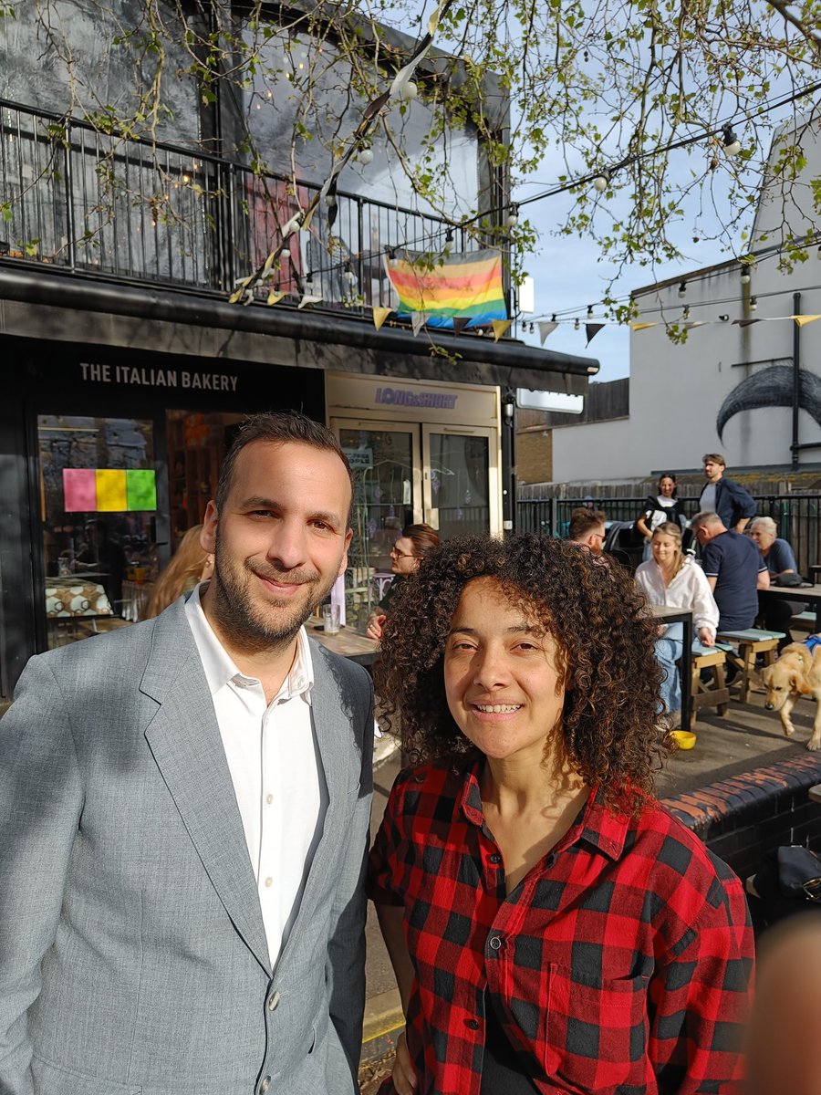 Delighted to meet and campaign with Waltham Forest Greens and Rosalinda Rowlands. Rosalinda is the candidate for Walthamstow for the General Election. When Labour & Conservatives are often offering the same failed policies - proud of people who step up with @TheGreenParty.