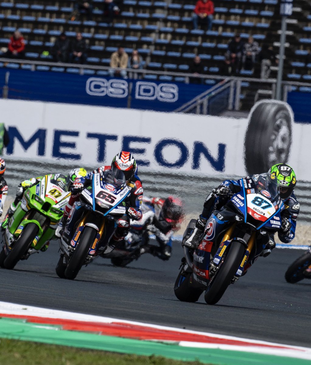 yamaharacingcom's tweet photo. This close to a maiden podium 🤏

@GardnerRemy finished fourth in the Tissot Sprint after losing out on third at the last corner. 

@jonathanrea was fifth and #LokaNotOnX sixth meaning the trio lock out the second row for Race 2 at 14.00

#YamahaRacing #DutchWorldSBK https://t.co/JsTj1uAvyJ