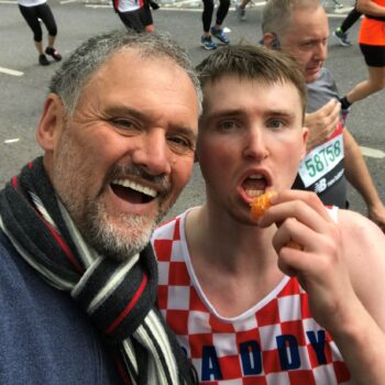 27-year-old Patrick (Paddy) Hawes from  #HerneHill is raising money at #LondonMarathon for St. Christopher’s Hospice –  following the recent loss of his dad last year to cancer.

@LondonMarathon @StChrisHospice
southwarknews.co.uk/area/around-so…