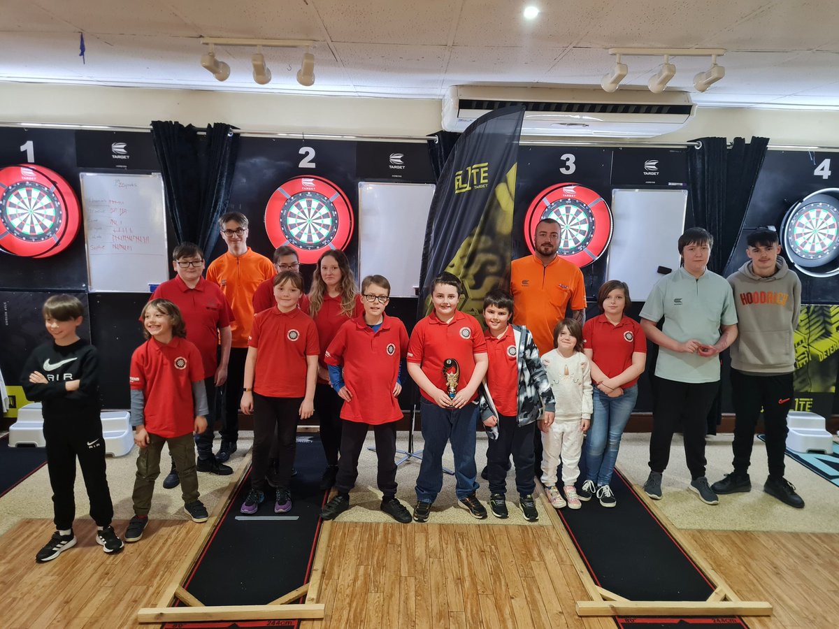 These kids are just awesome great attitudes respect focus. @TargetDarts @TargetElite1 @lorraine180 @IanRandles11 @danwebb_181 @STRUDWICKCODES @HowdensJoinery @LWarner180 @Garryplummer