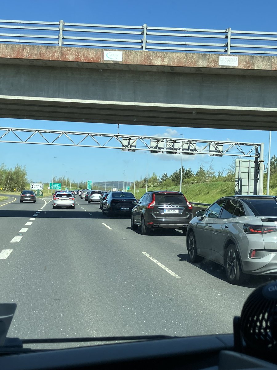 Elizabeth Ahern tweet media