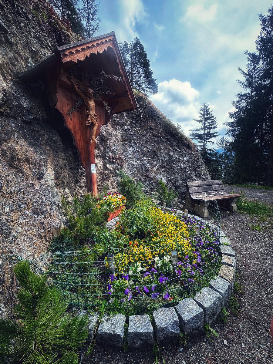 HaraldHolzhamm1's tweet photo. ..guggermauerrunde..#thaur
#timetoplay #shotoniphone #keeponrunning #visionofpictures #nevernotrunning #mission1000 https://t.co/9RgvnpZv4H