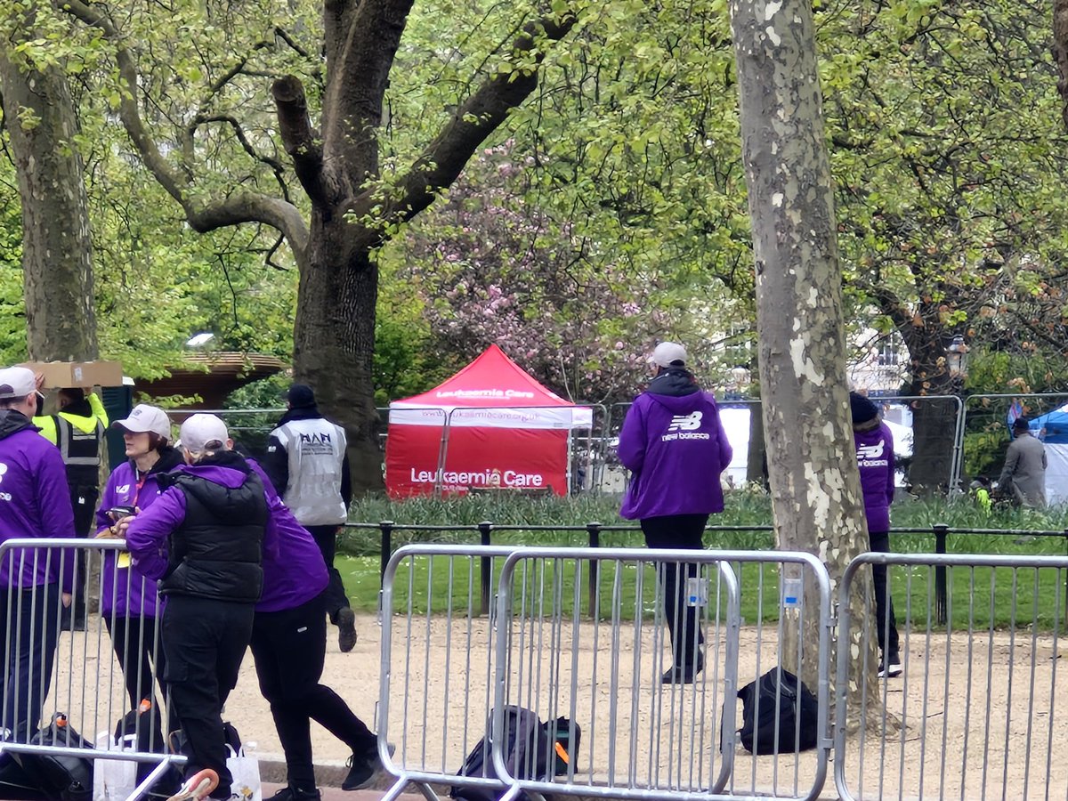 Great to see @LeukaemiaCareUK supporter tent @LondonMarathon from our spot at luggage return. Good luck to all the runners today