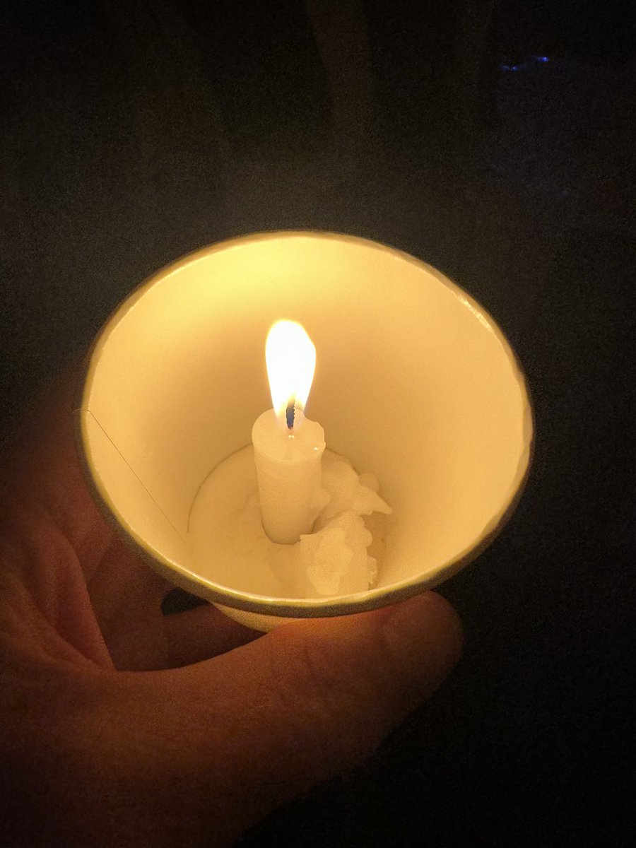 LGoltsman's tweet photo. What a beautiful and heartwarming tribute, paying respect to the victims and families affected by last week's tragic event at Westfield. The vigil was held here at Bondi Beach with no dry eye in sight! 🕯️💔 — in Bondi Beach. @WaverleyCouncil https://t.co/8bXnB7nNi4