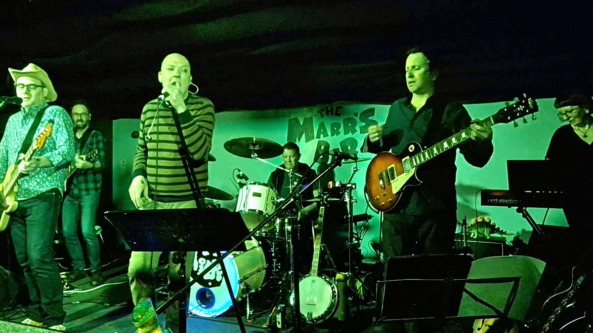 Lissywitch's tweet photo. A couple of video screengrabs of the amazing @StipeREMtribute & Becky Peters at @marrs_bar Worcester night
Fantastic gig & a must see for any R.E.M. @remhq fan
Lovely to catch up with @Bambi_254 too 🤩🥰
@REMappreciation #supportgrassrootsvenues
#supportyourscene https://t.co/Q8viFPIimI