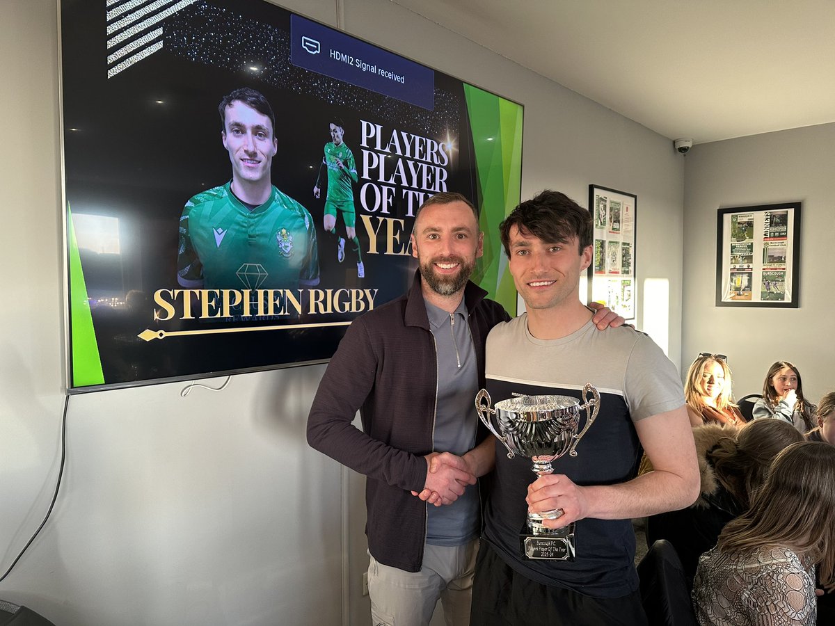 🏆Players Player 🏆 Presented by @jamesmac20 to winner @stephenrigby96 Well done again Riggers 👏🏼🇳🇬 #BFC #UTL