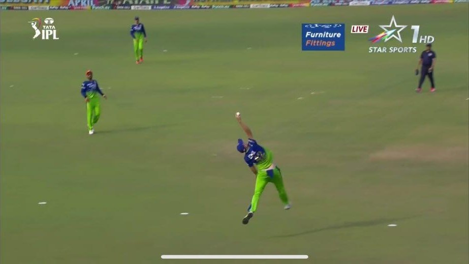 Incredible catch by Cameron Green😳
.
.
#CameronGreen #kkrvrcb #IPL2024