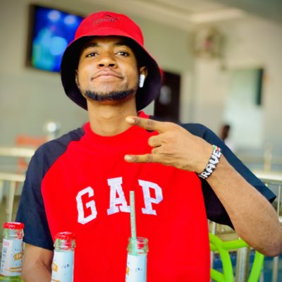 OLUSHOLABA9178's tweet photo. #NewProfilePic https://t.co/iDPpXb32yZ