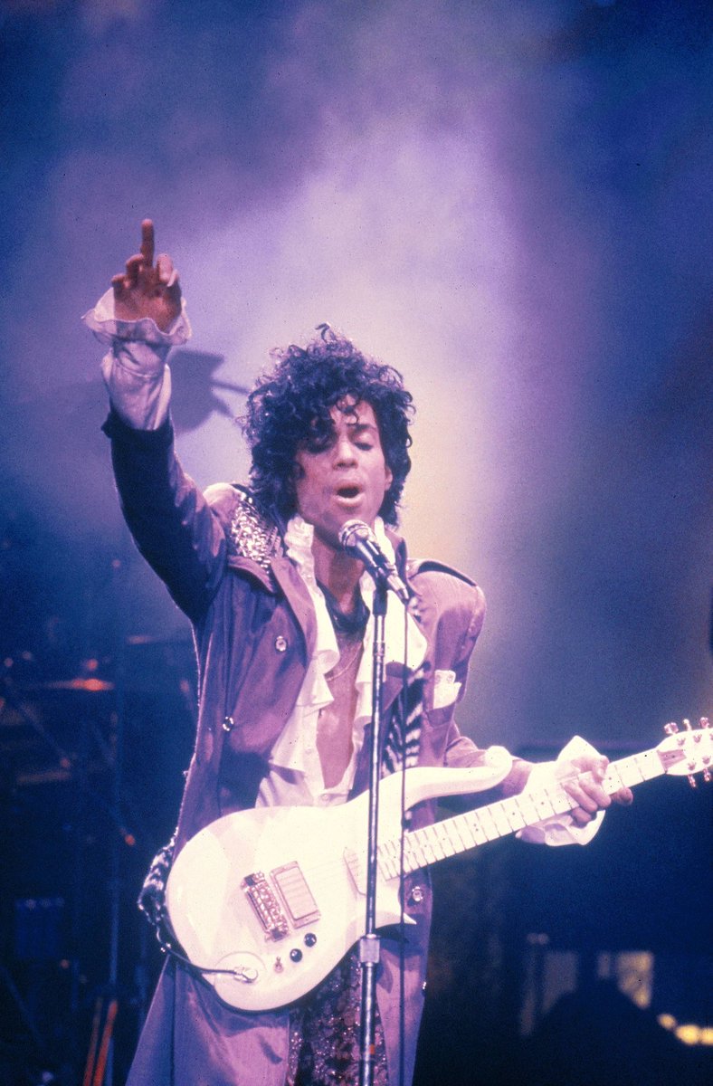 Remembering the legendary musician and singer-songwriter #Prince on the 8th anniversary of his passing 🙏 #PurpleRain #RestInPeace