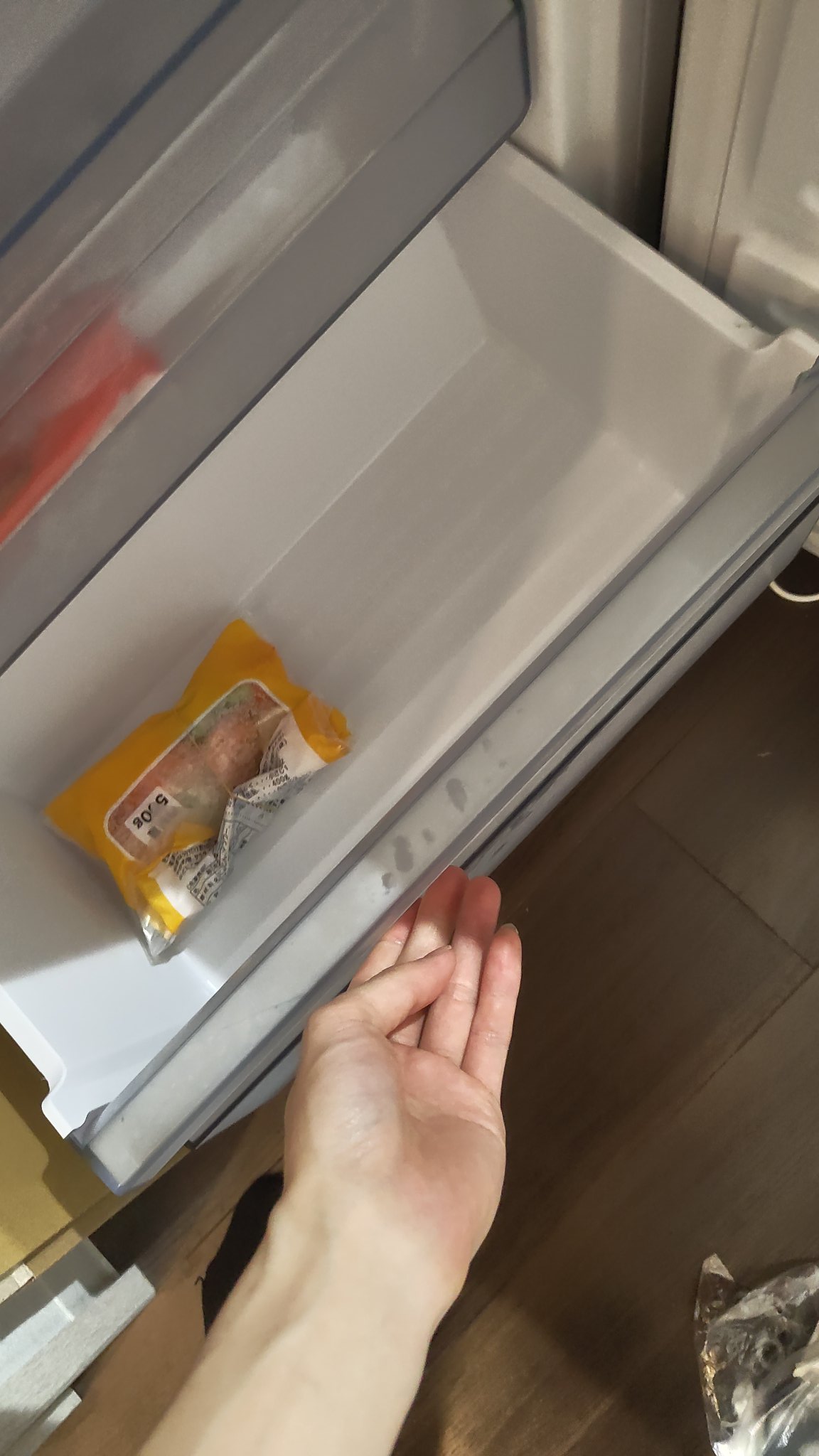 引っ越しの為断捨離中（〜7/5まで）　冷蔵庫 仕様：HWSタイプ R-HWS47X ： 冷蔵庫 ： 日立の家電品