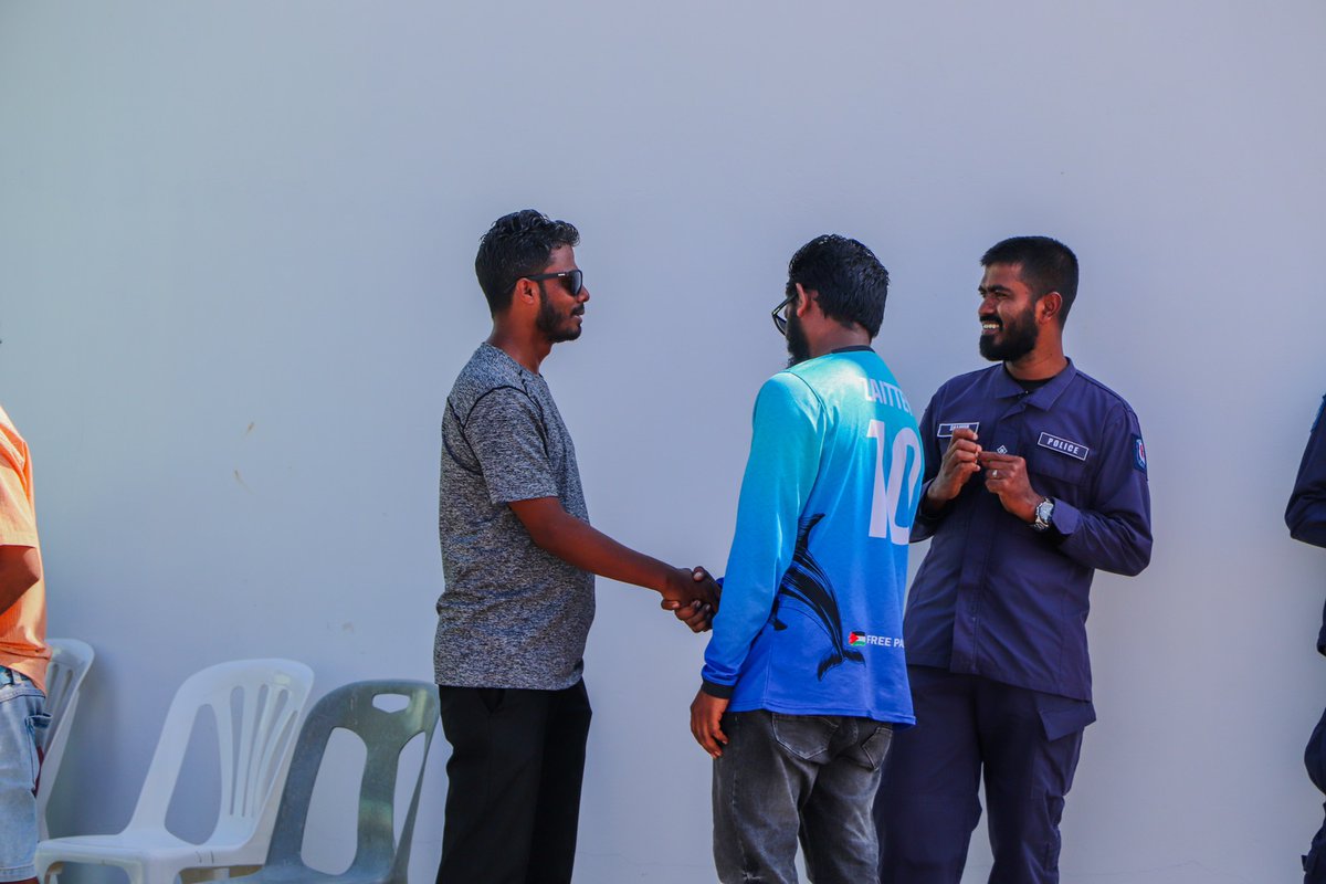 📸 Officers active in #Hoarafushi , ensuring safety and security of everyone as the voting continues across the country. #OperationBlueTide