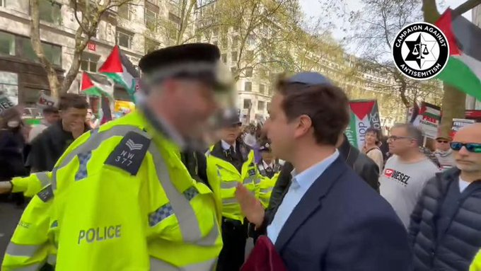 So lucky that Gideon Falter, the chief executive of the Campaign Against Antisemitism, had someone prepared and ready to film him as he tried to cross Aldwych in central London as the peace march passed by last Saturday
Orchestrated setup much?