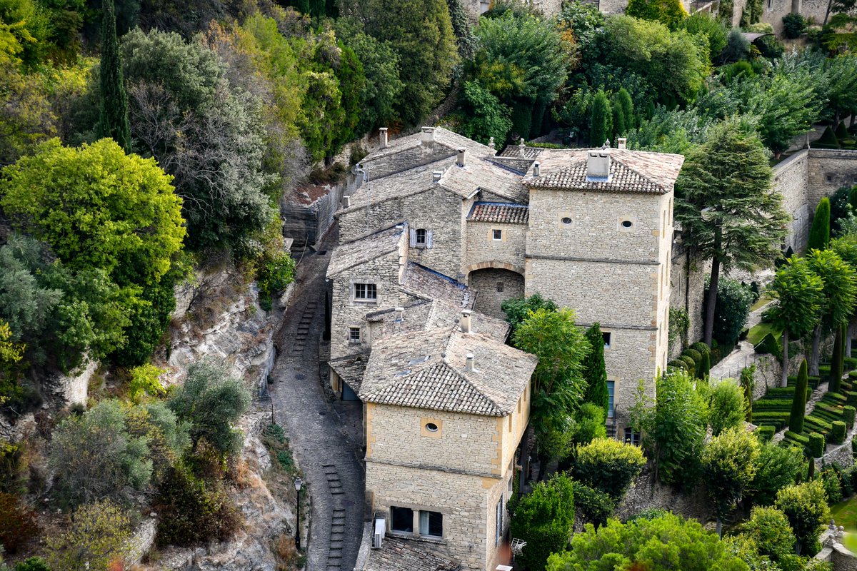 French_Moments's tweet photo. 🎦 Follow my guided walk in Gordes, one of the most beautiful hilltop villages in Provence > https://t.co/ObbeWLhVK9
.
.
.
#Gordes #Luberon #Provence #Provenceguide #vaucluse #enfranceaussi #explorefrance #MagnifiqueFrance #destinationluberon https://t.co/1xdm83G1ie