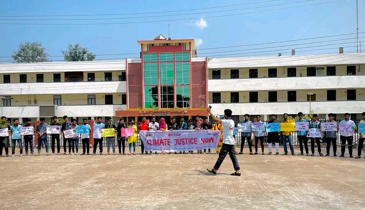 SHBO conducted a climate strike and raised their voice to ensure climate justice on 19th April,2024 in front of DC office, Noakhali. 

#GlobalClimateStrike2024
#EndFossilFinance
#InvestInRenewables #ClimateJusticeNow
#fridaysforfuture
#ActionAidBangladesh
#ActivistaNoakhali
#SHBO