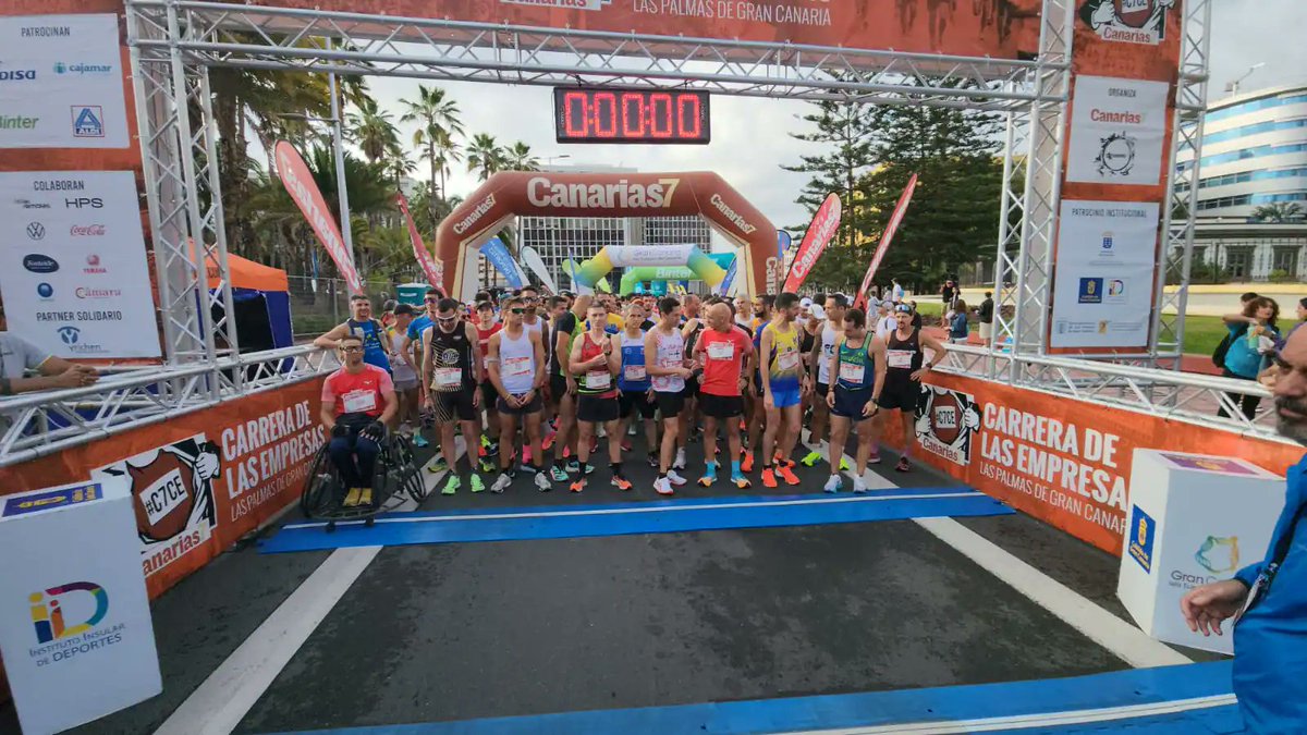 GranCanariaDep's tweet photo. #Carrera
La 8ª Carrera de Empresas del Canarias7 ha vuelto a reunir a un gran número de entidades, y miles de personas, para participar en un evento para mejorar la salud y el ambiente laboral entre compañeros.
@aridanyromero y miembros del #IIDGC participaron en esta gran cita https://t.co/R4bVjXNNLK