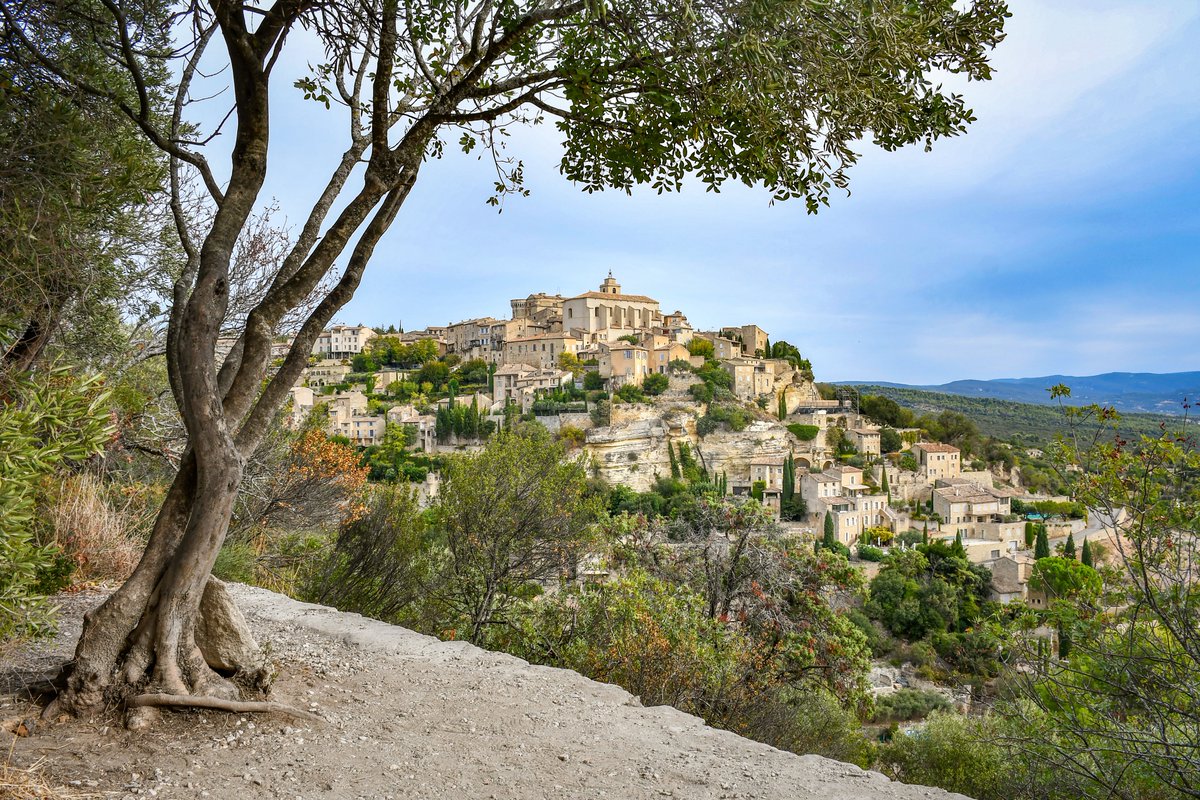 French_Moments's tweet photo. 🎦 Follow my guided walk in Gordes, one of the most beautiful hilltop villages in Provence > https://t.co/ObbeWLhVK9
.
.
.
#Gordes #Luberon #Provence #Provenceguide #vaucluse #enfranceaussi #explorefrance #MagnifiqueFrance #destinationluberon https://t.co/1xdm83G1ie